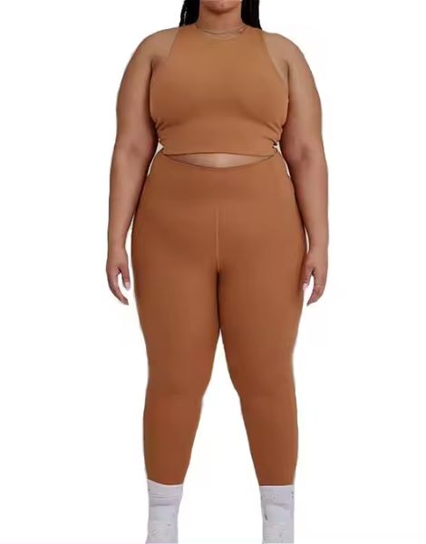 Plus size sports bra & leggings